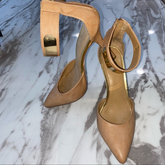 Vintage Fergie Nude Pointy Toe Heels Gold Ankle Strap - Picture 2 of 9